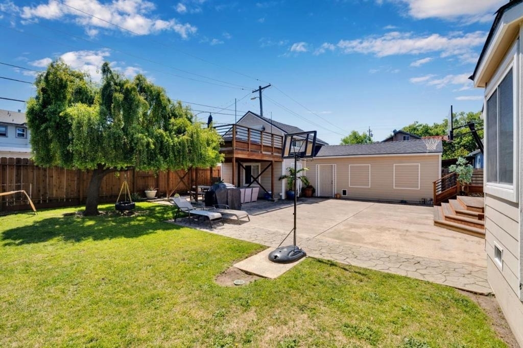 1418 Bradley Court - Photo 16