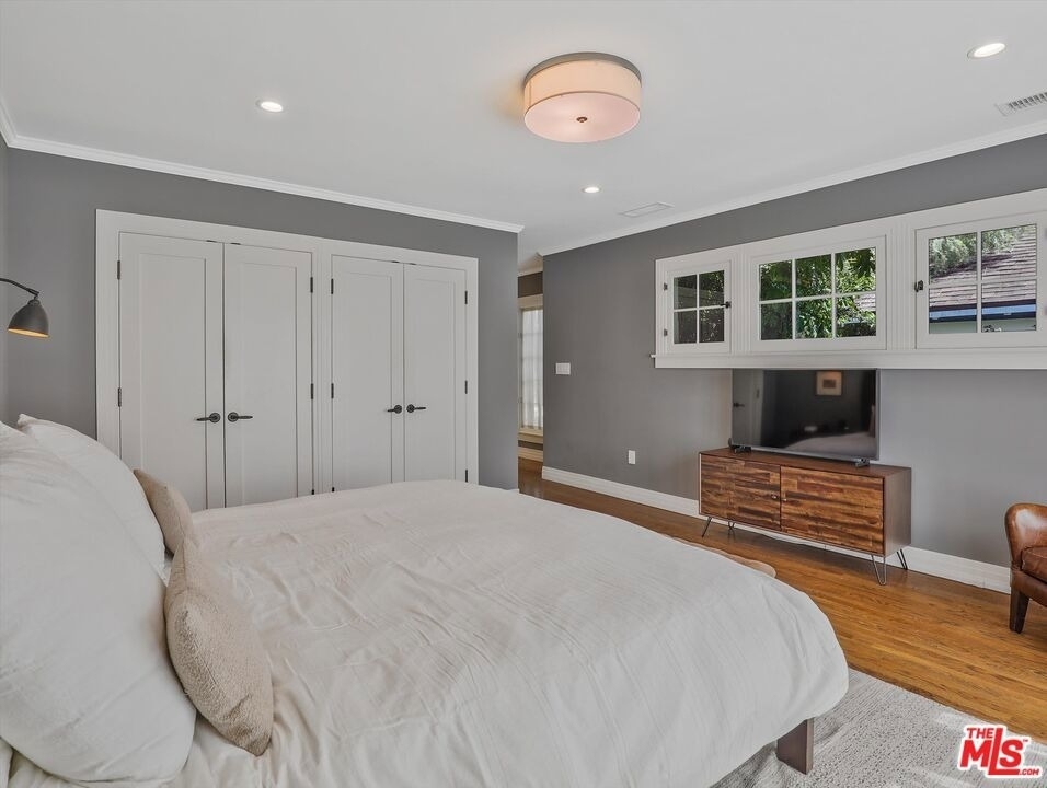 843 N Stanley Avenue - Photo 10