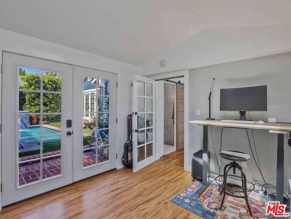 843 N Stanley Avenue - Photo 34