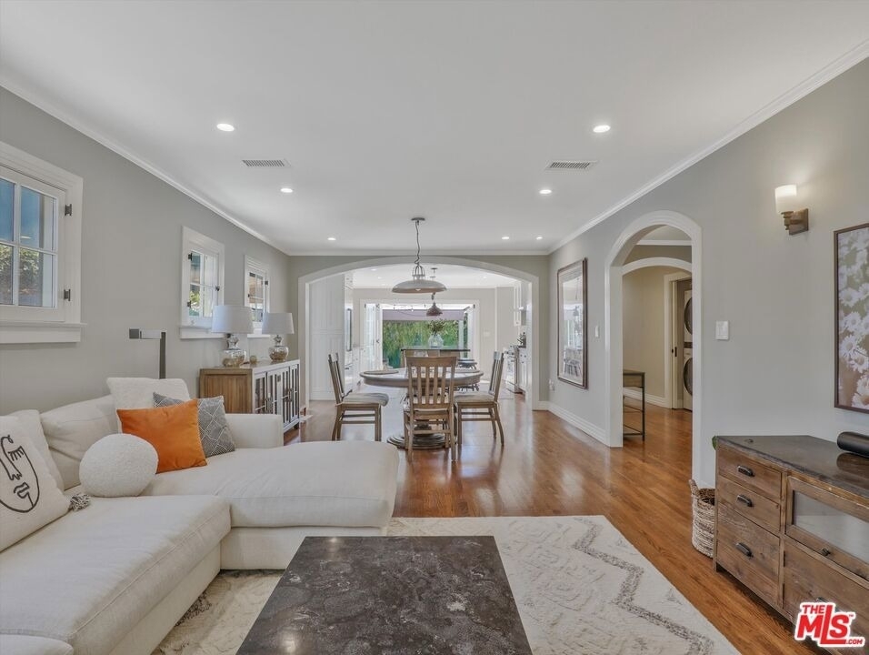 843 N Stanley Avenue - Photo 19