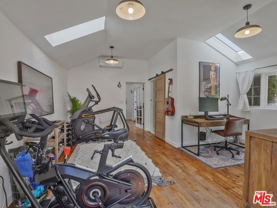 843 N Stanley Avenue - Photo 36