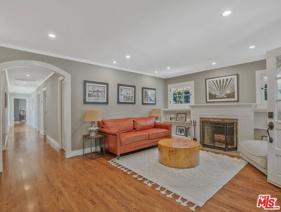 843 N Stanley Avenue - Photo 5