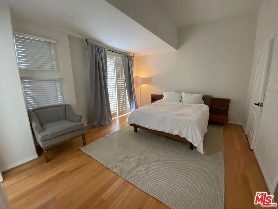 928 19th Street - Photo 5