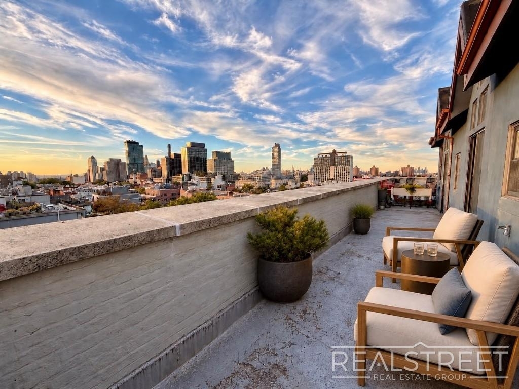 93 Underhill Avenue - Photo 15