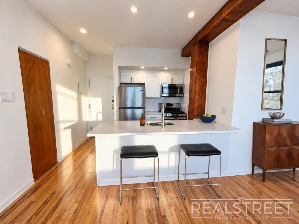 93 Underhill Avenue - Photo 5