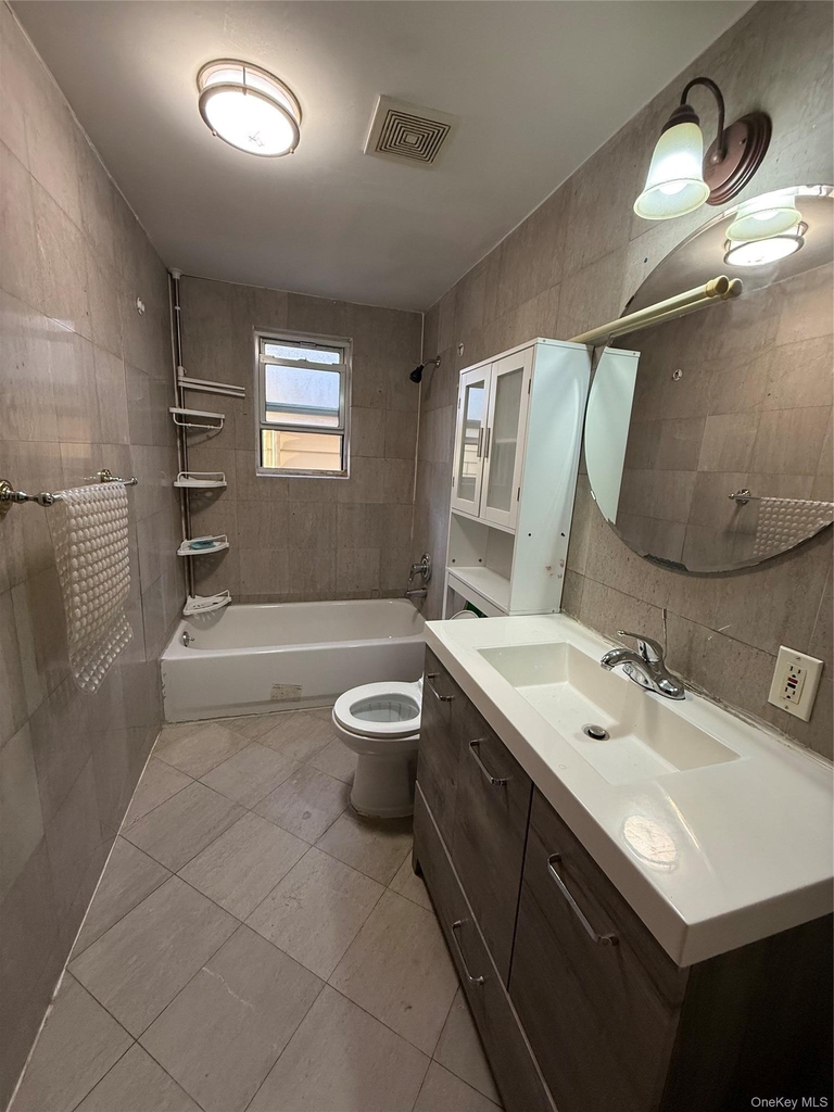 67-49 185th Street - Photo 3