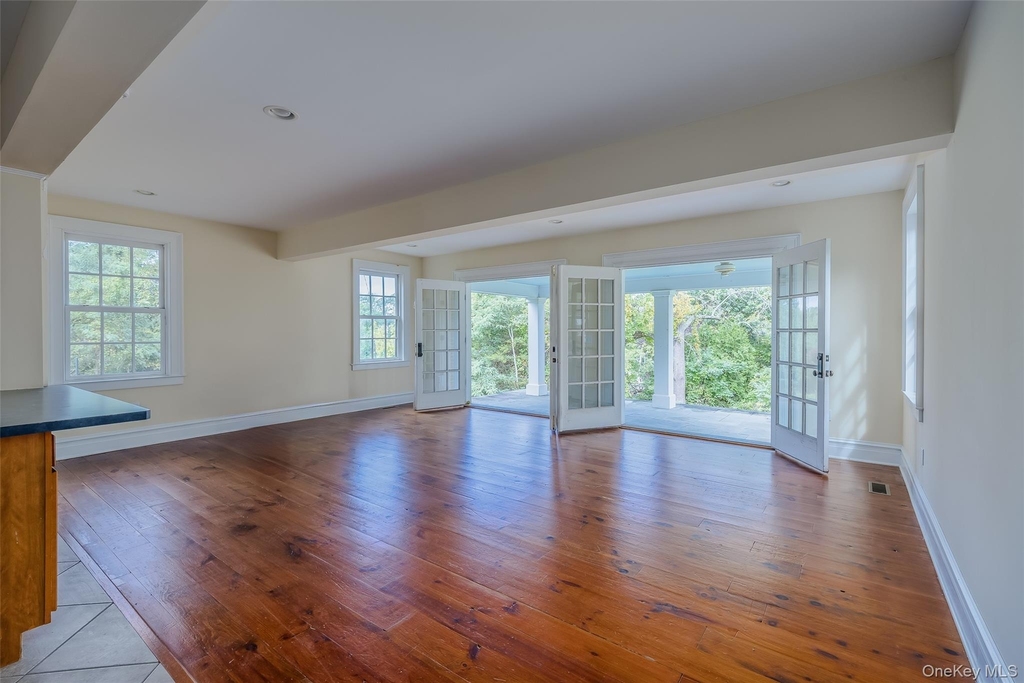 246 Shore Road - Photo 10