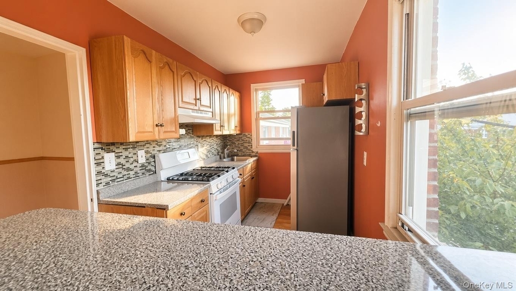 8 Wainwright Avenue - Photo 3