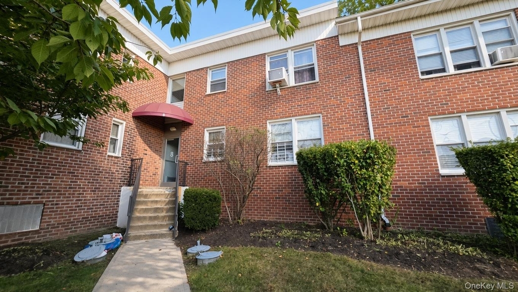 8 Wainwright Avenue - Photo 0