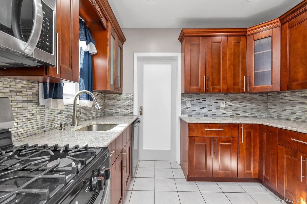 118-12 227th Street - Photo 3