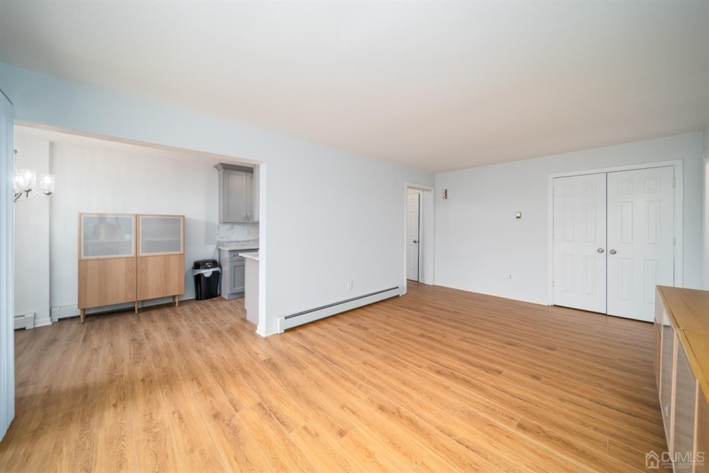 827-d Main Street - Photo 3