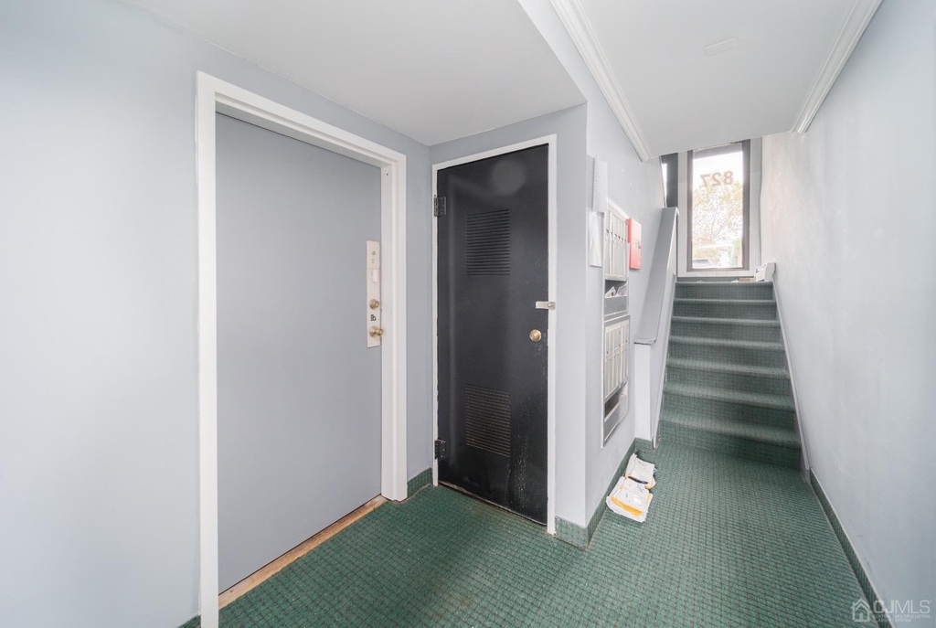 827-d Main Street - Photo 9