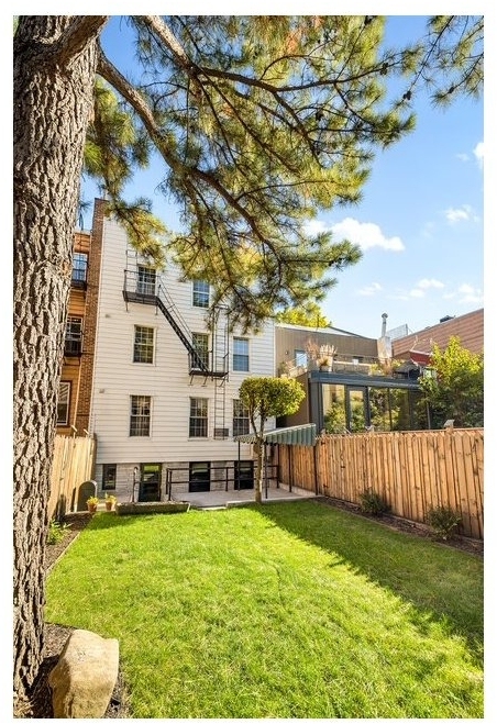 641 Leonard Street - Photo 6