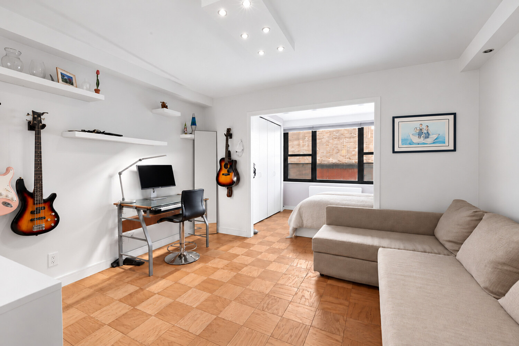 7 E 14th Street - Photo 1
