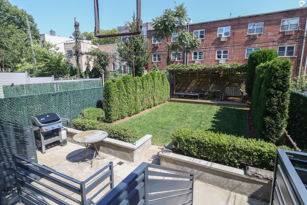 106 Eckford Street - Photo 6