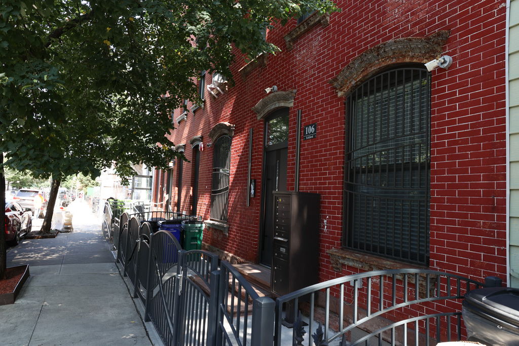 106 Eckford Street - Photo 10