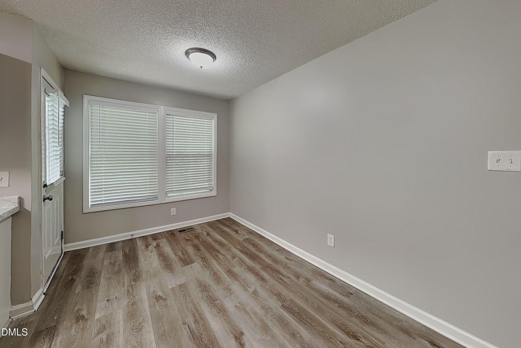 1031 Laurel Leaf Road - Photo 3
