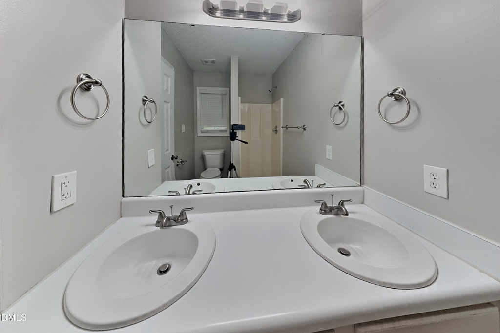 1031 Laurel Leaf Road - Photo 7