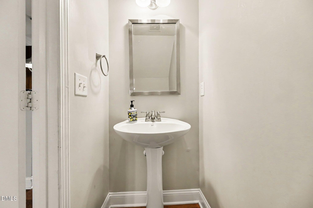 160 Point Comfort Lane - Photo 10