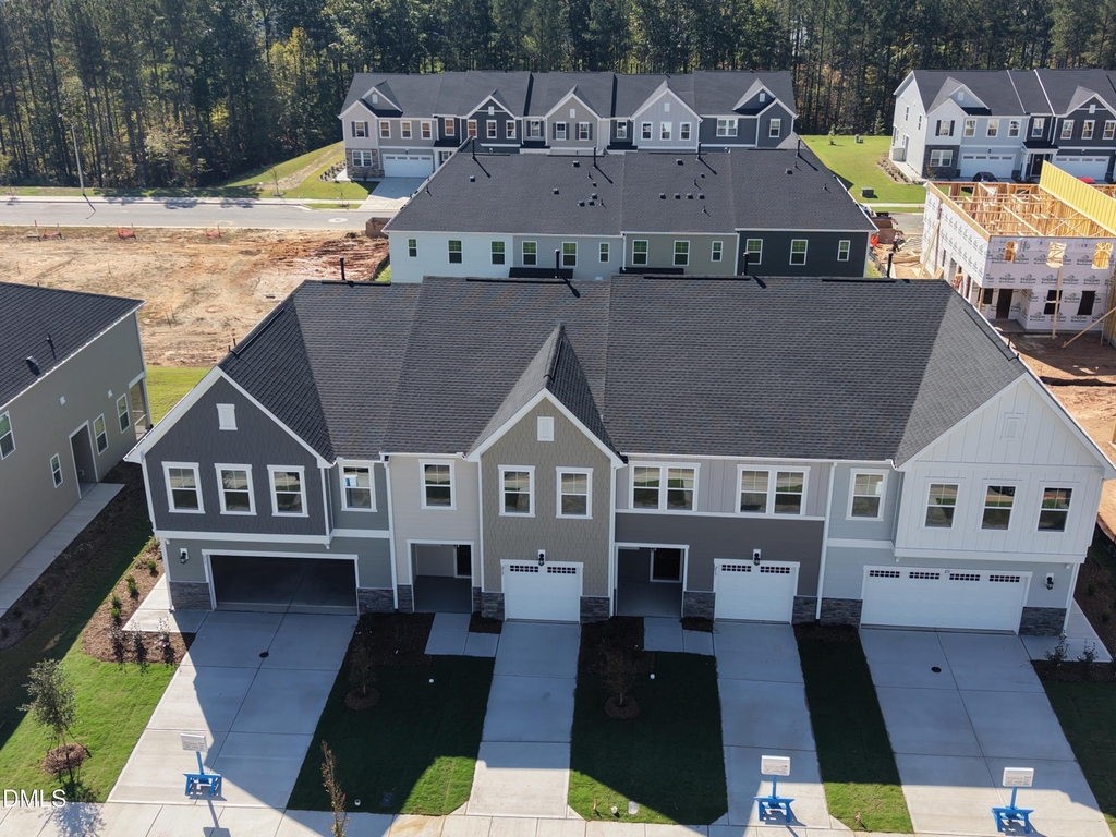 215 Deercroft Drive - Photo 3