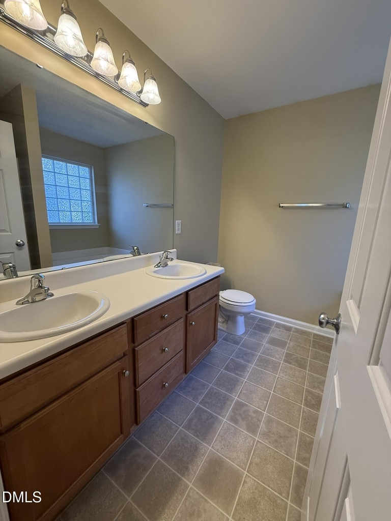 1517 Essexwood Drive - Photo 21