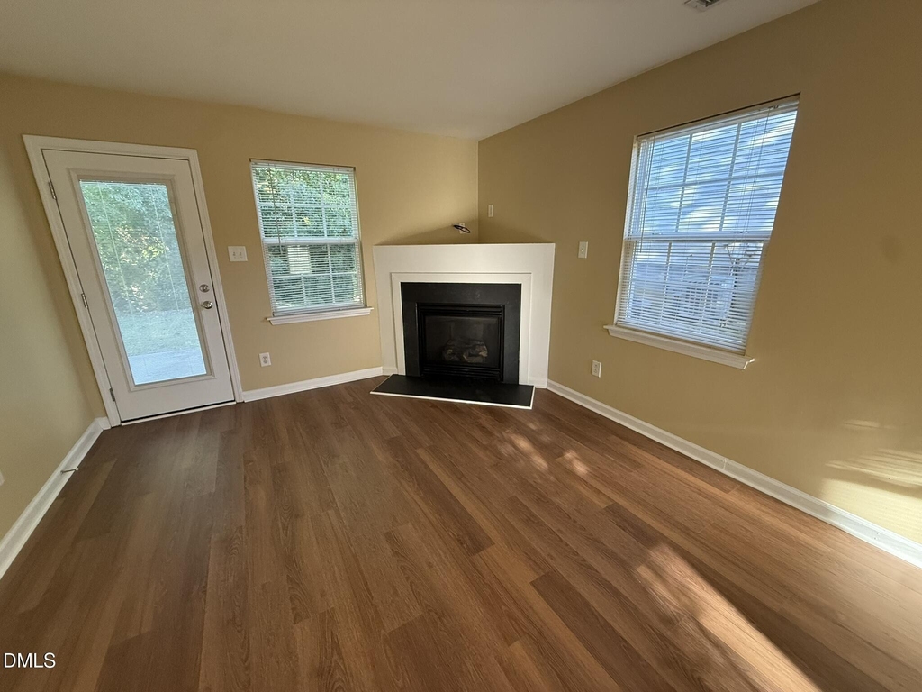 1517 Essexwood Drive - Photo 5