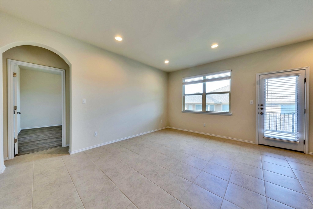 728 Coltrane Dr - Photo 7