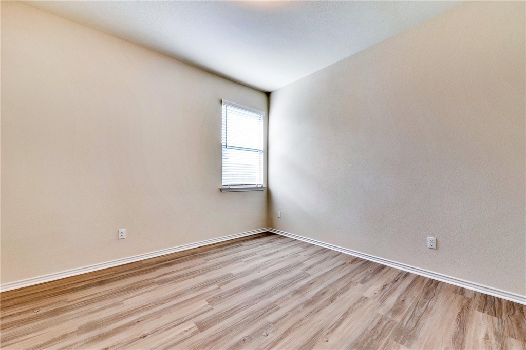 728 Coltrane Dr - Photo 12