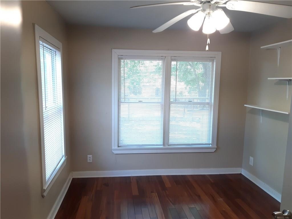 920 E 46th - Photo 5