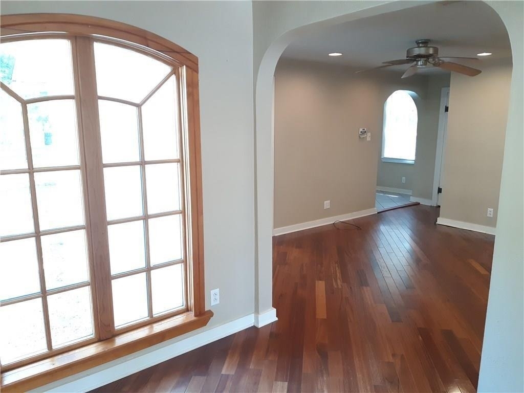 920 E 46th - Photo 3