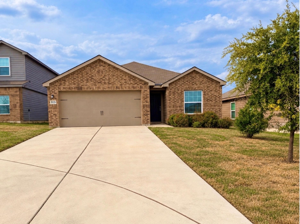 513 Locksley Cv - Photo 0