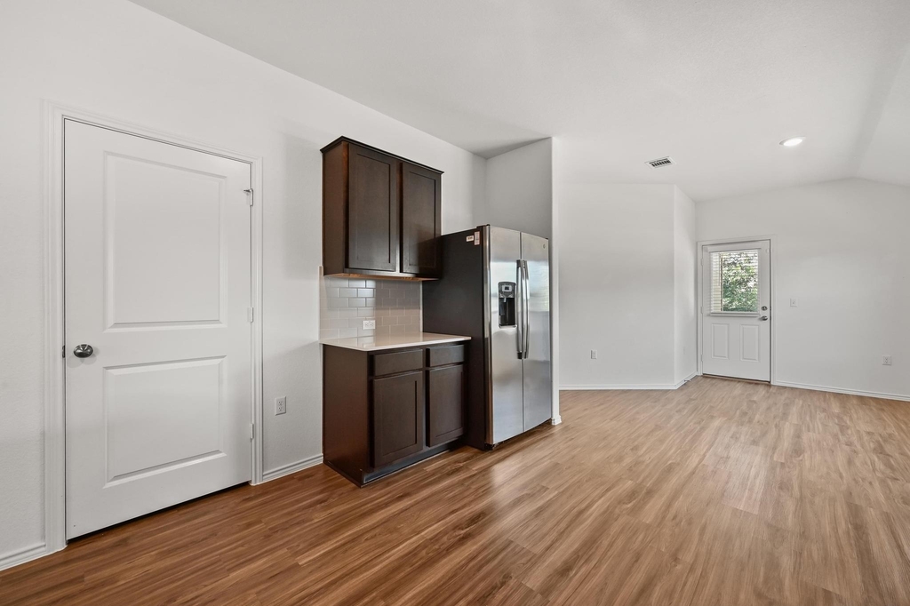 10404 Premier Park St - Photo 9