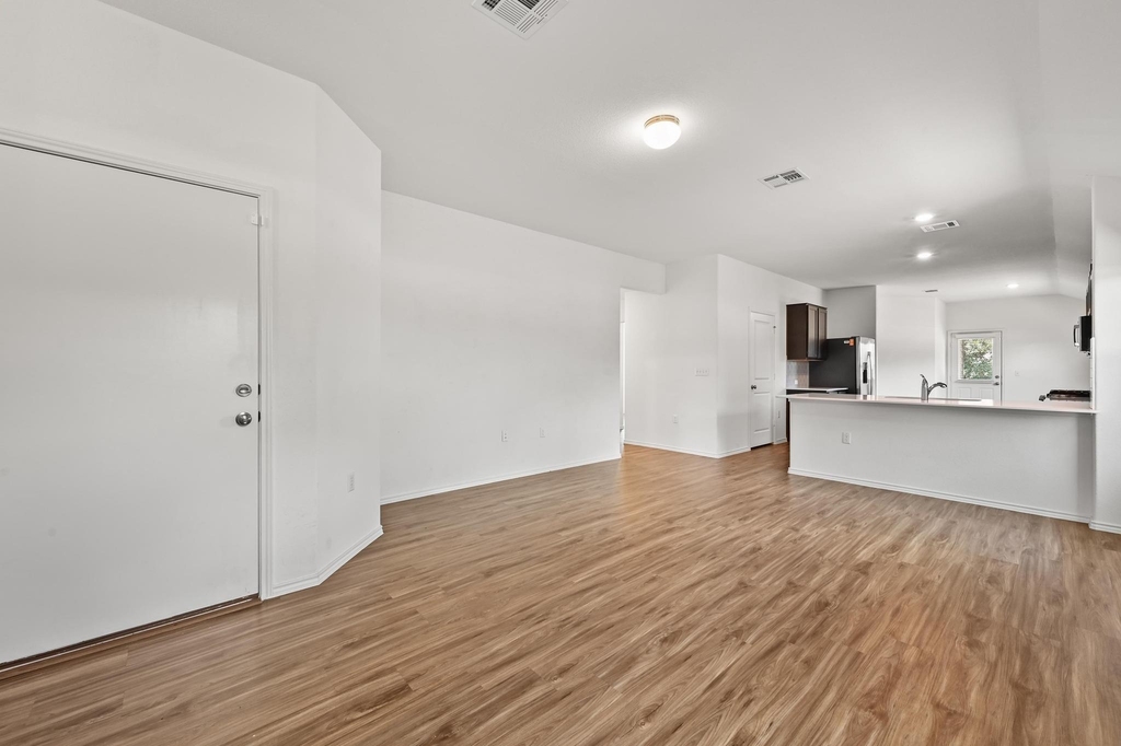 10404 Premier Park St - Photo 4