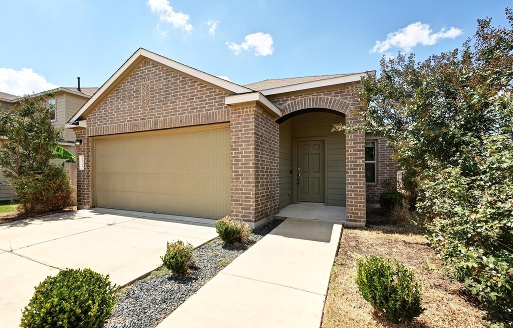 10404 Premier Park St - Photo 0
