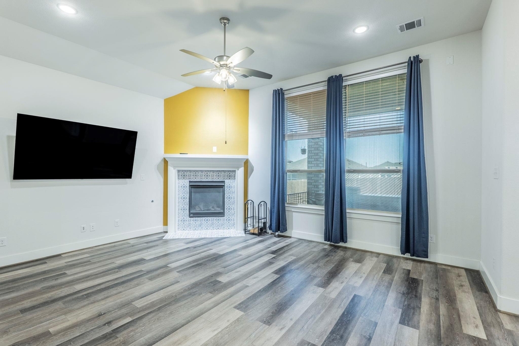 5844 Bianca Dr - Photo 3