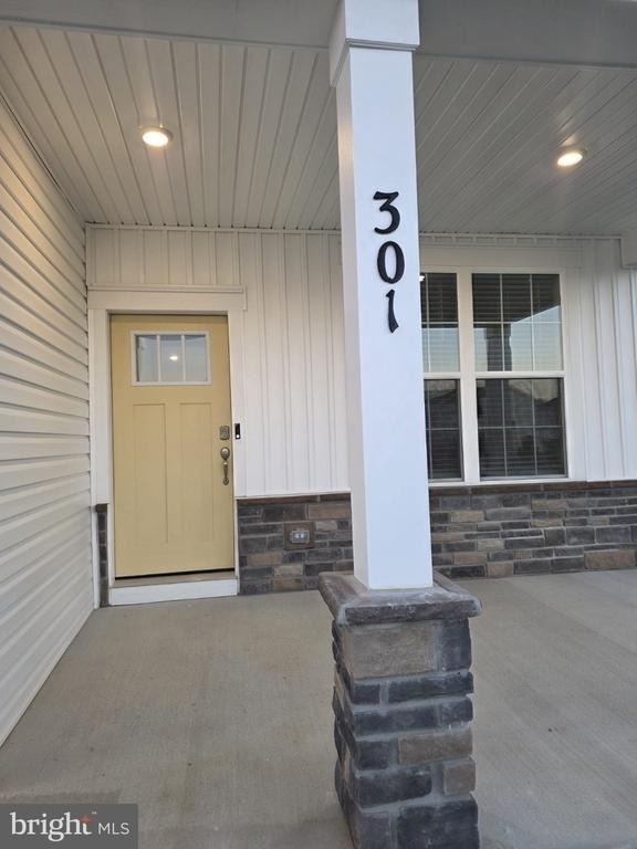 301 Eclipse Street - Photo 2