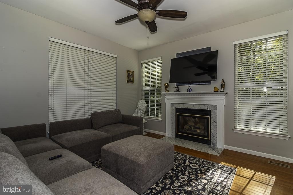 11100 Saturn Court - Photo 4