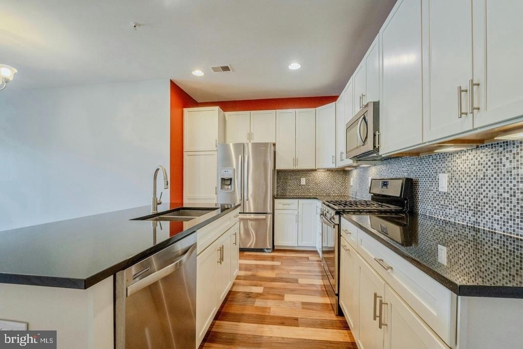 42677 Wardlaw Terrace - Photo 9