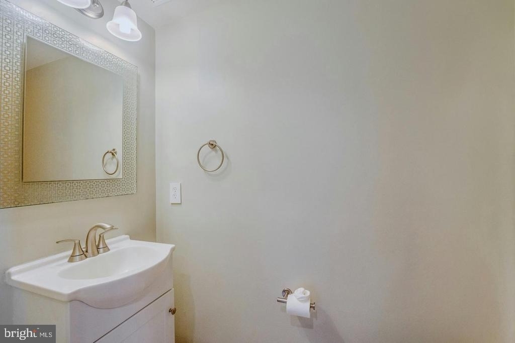 42677 Wardlaw Terrace - Photo 11