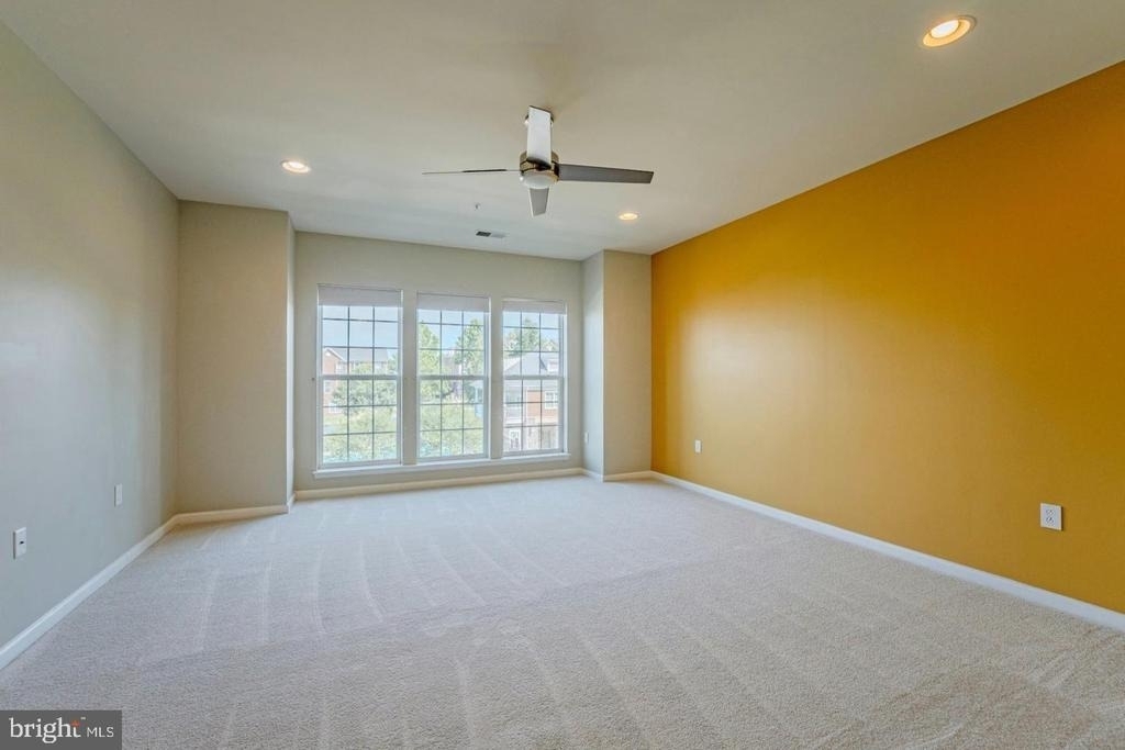 42677 Wardlaw Terrace - Photo 12