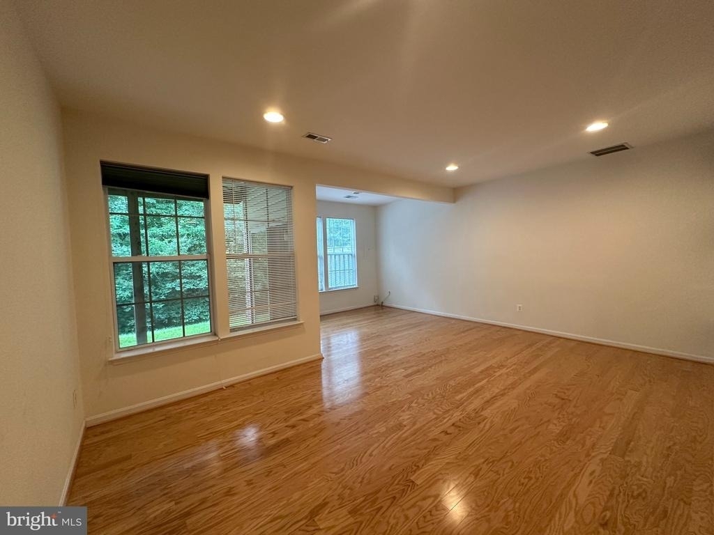 43115 Forest Edge Square - Photo 25