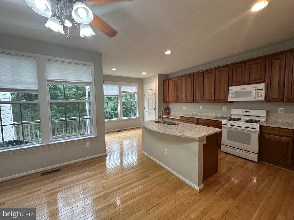 43115 Forest Edge Square - Photo 3