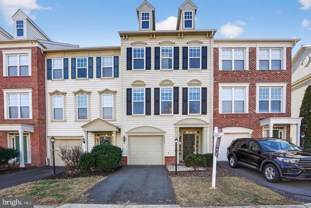 43265 Sunderleigh Square - Photo 0