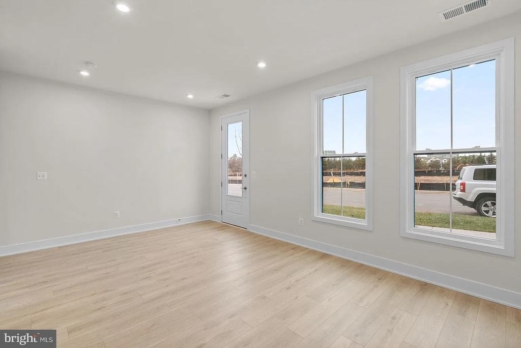 13898 Aviation Place - Photo 18