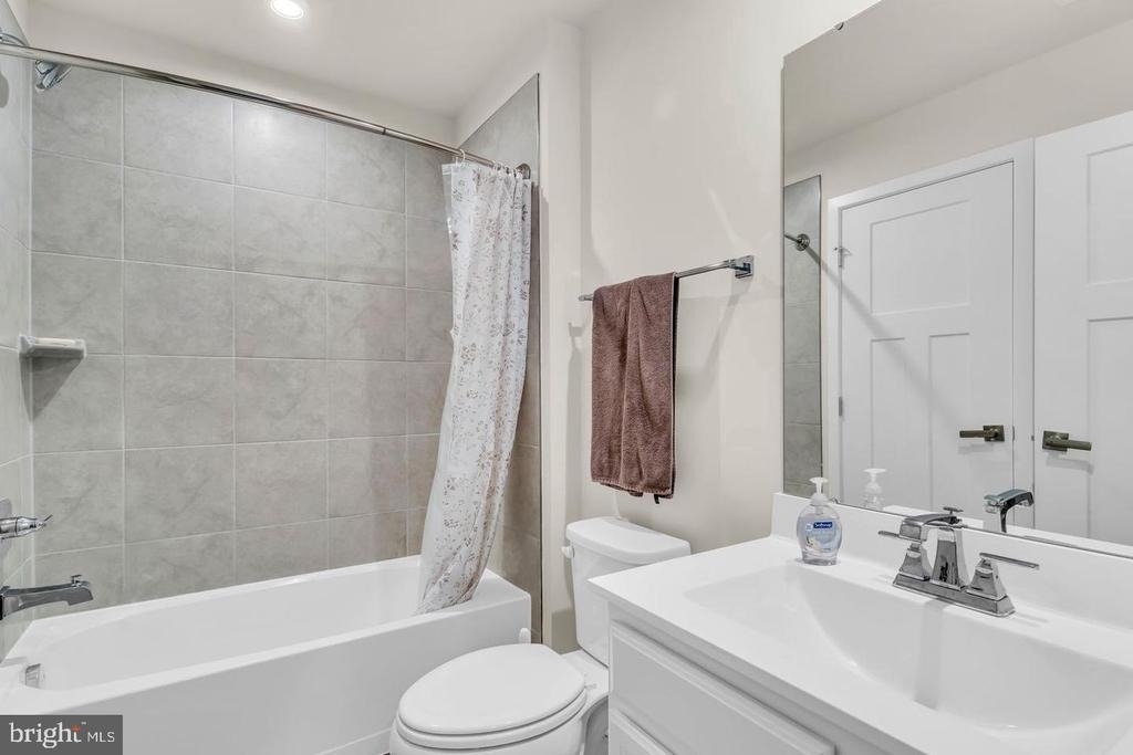 13937 Airfoil Road - Photo 7