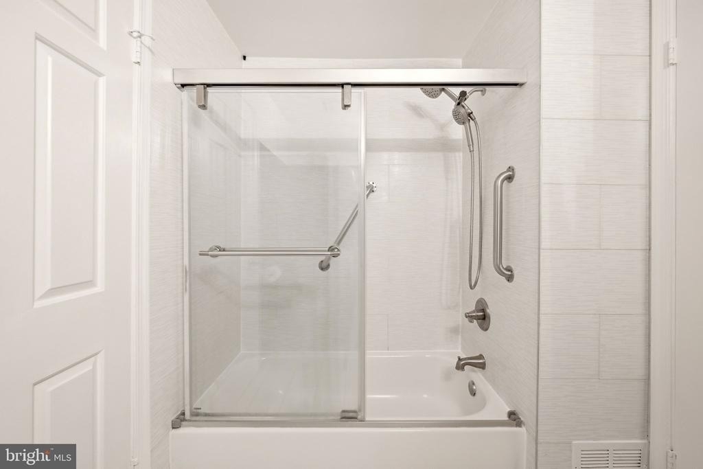 5986 Powells Landing Road - Photo 25