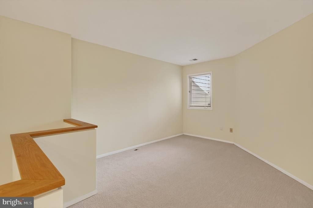 1987 Lakeport Way - Photo 11
