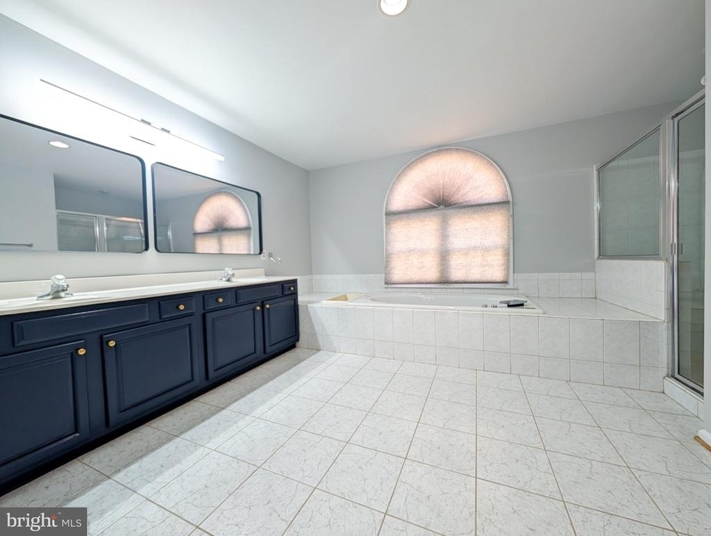 6441 Lake Meadow Drive - Photo 16