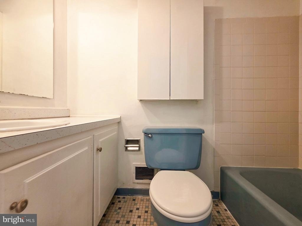 4221 N Valiant Court - Photo 25