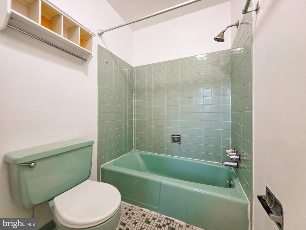 4221 N Valiant Court - Photo 31